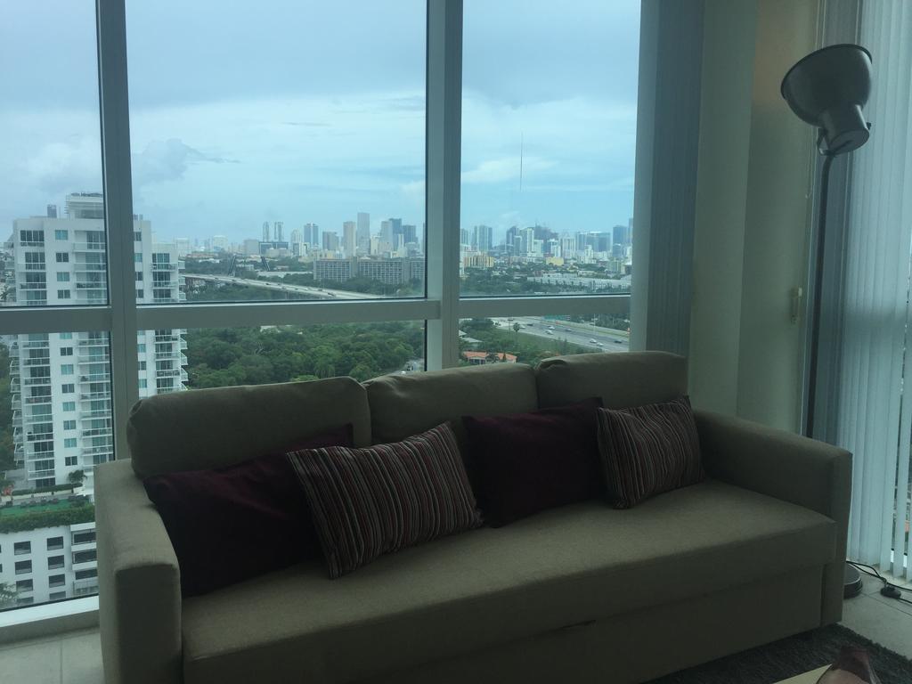 Lyx Suites By The Miami River Екстериор снимка